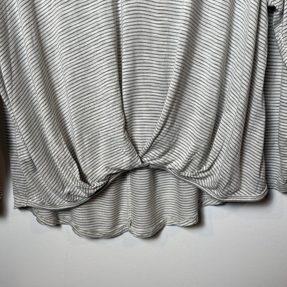 Alya Womens V-Neck Gathered Waist High Low Gray Stripe Shirt size L - Picture 4 of 9